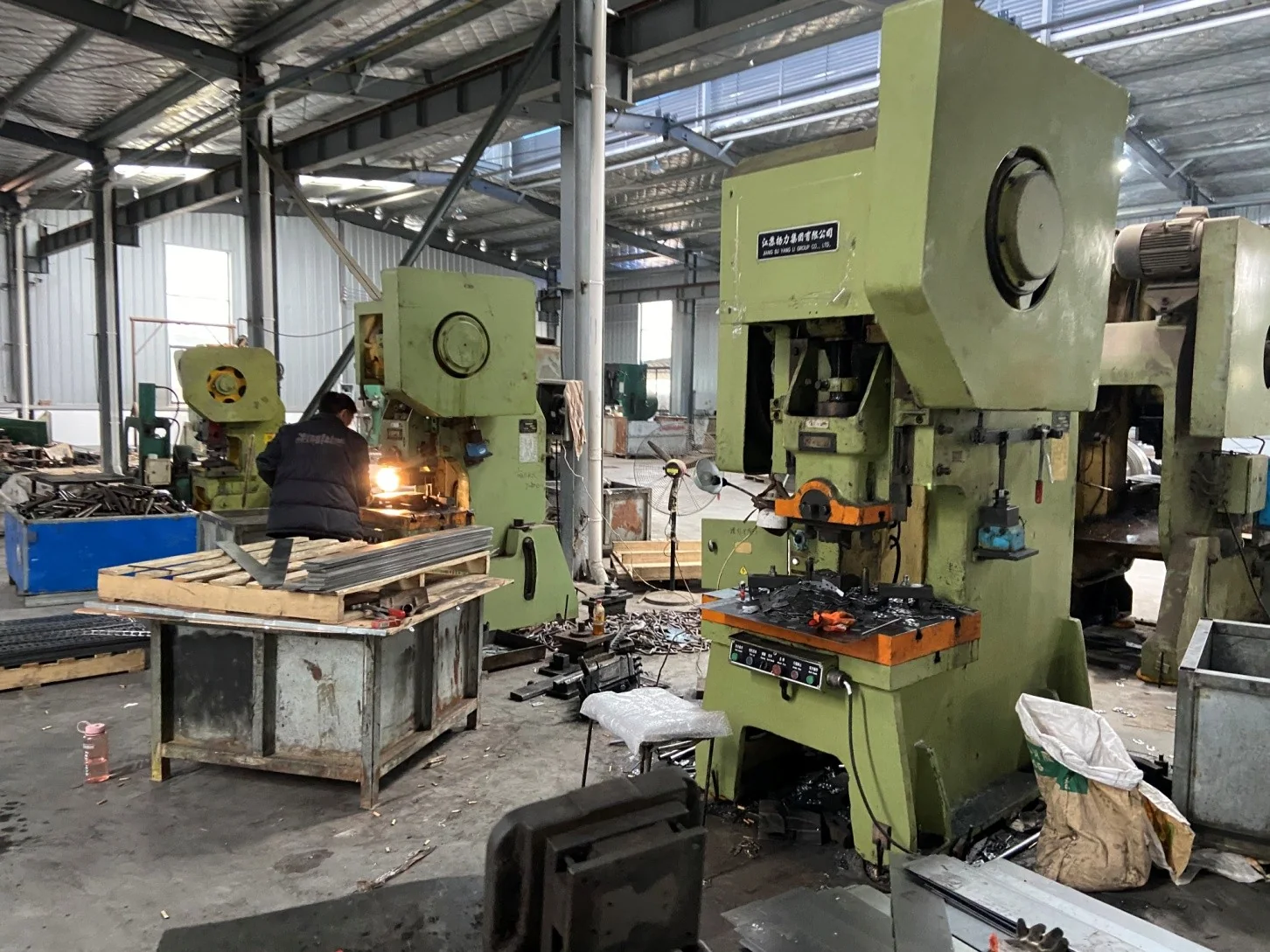 Renze punching and stamping equipment
